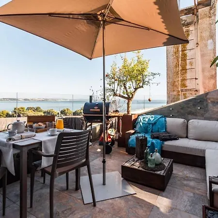 Apartment The Minipenthouse Terrace & Paco de Arcos