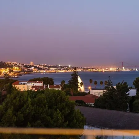 The Minipenthouse Terrace & * Paco de Arcos