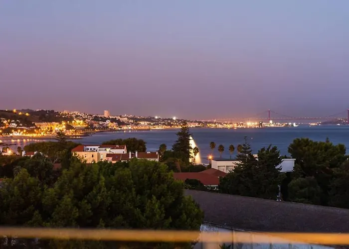 The Minipenthouse Terrace & * Paço de Arcos